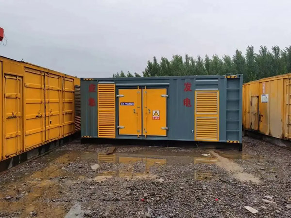 贵阳柴油发电机如何判断干式空气滤清器是否需要更换？